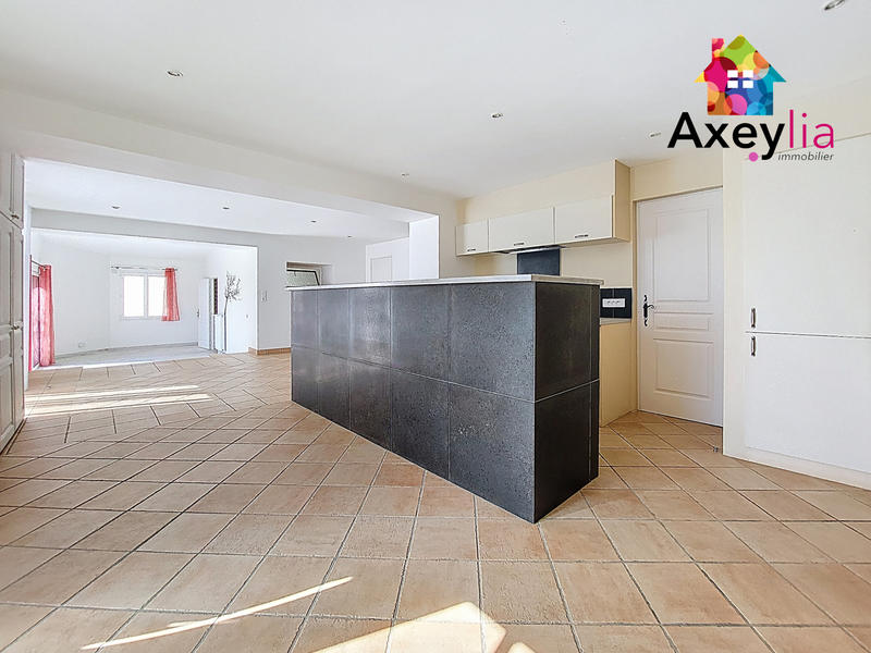 Maison - 158 m² - 6 pièces