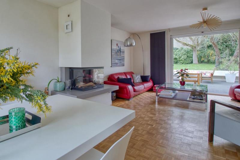 Maison - 225 m² - 8 pièces