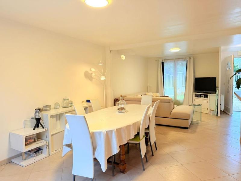 Maison - 98 m² - 5 pièces