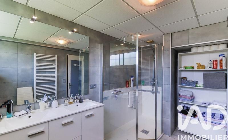 Maison - 227 m² - 8 pièces