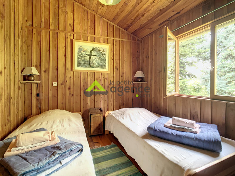 Propriété - 180 m² - 15 pièces