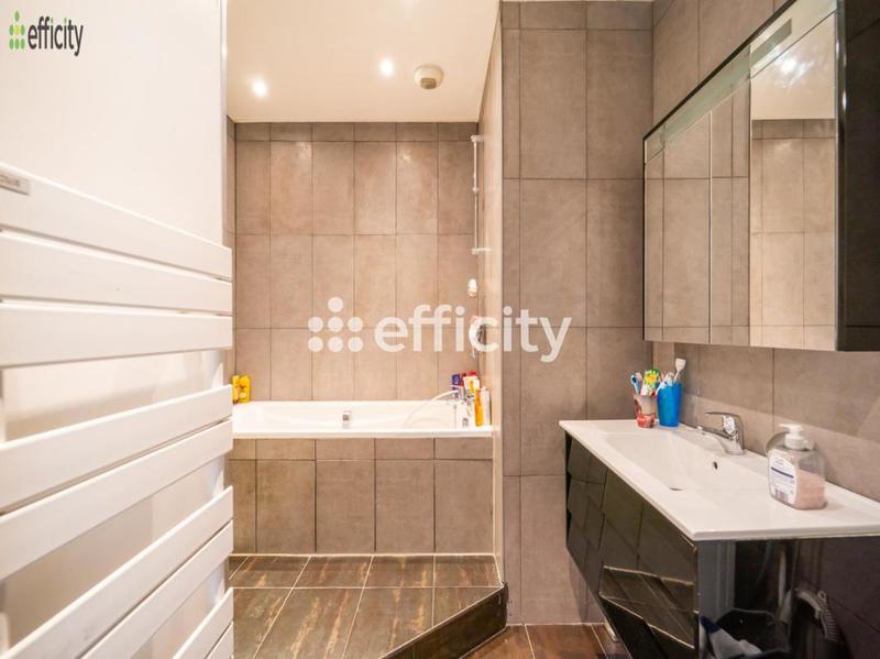 Loft - 110 m² - 6 pièces