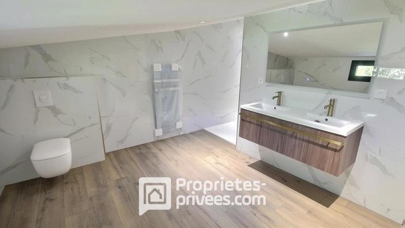 Maison - 254 m² - 6 pièces