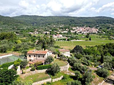 Villa - 185 m² - 8 pièces