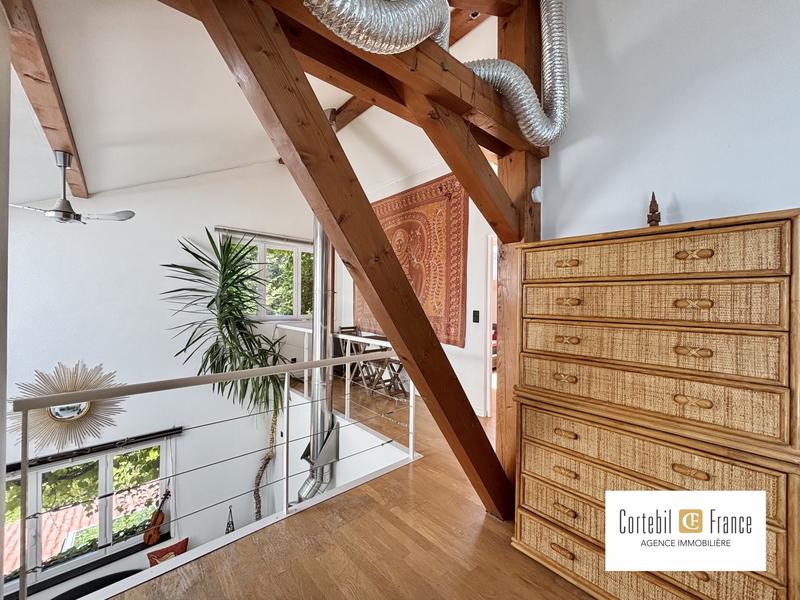 Villa - 251 m² - 8 pièces