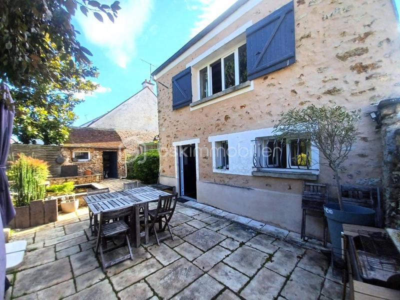 Maison - 224 m² - 7 pièces