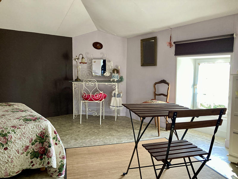 Maison - 220 m² - 11 pièces