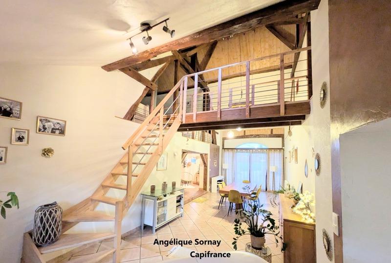 Maison - 222 m² - 8 pièces