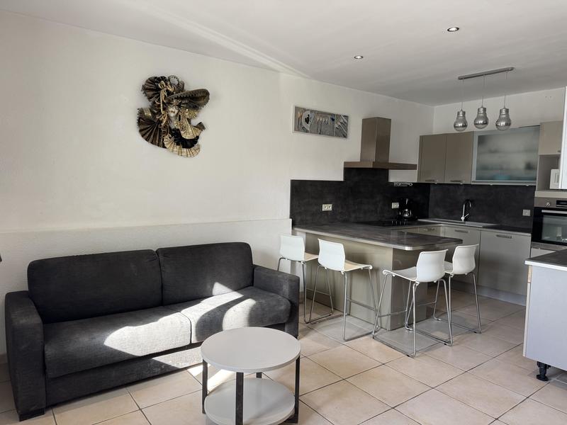 Appartement - 80 m² - 4 pièces