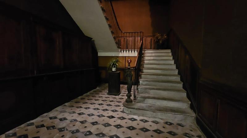 Maison - 640 m² - 12 pièces