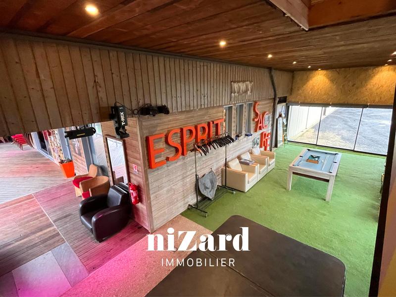 Local commercial - 820 m²