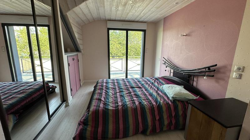 Maison - 270 m² - 10 pièces