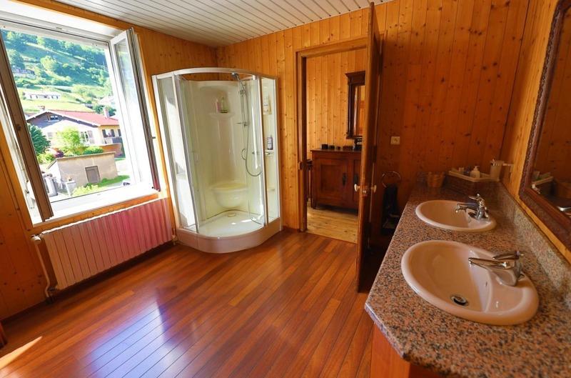 Maison - 210 m² - 15 pièces