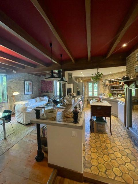 Bastide - 250 m² - 10 pièces