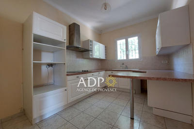 Appartement - 99 m² - 4 pièces