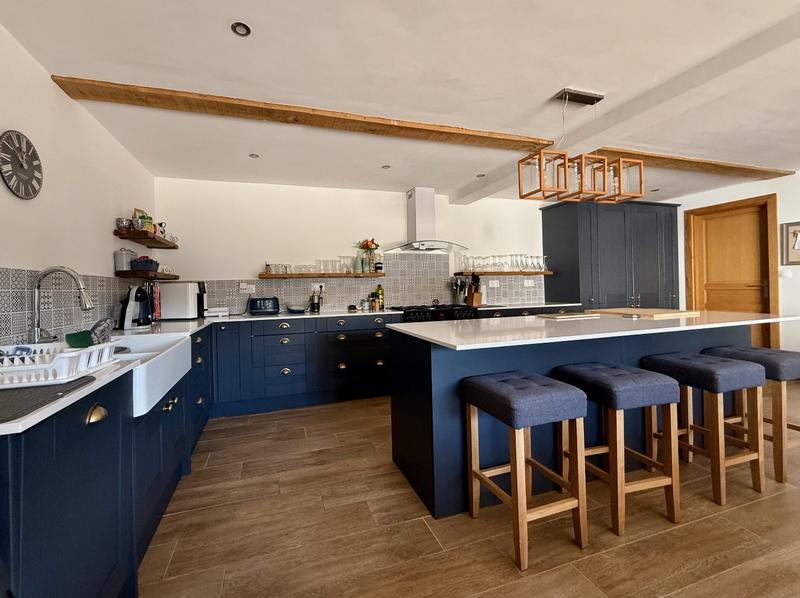 Maison - 550 m² - 29 pièces