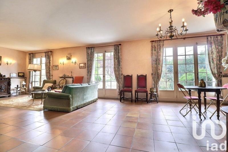 Maison - 170 m² - 9 pièces