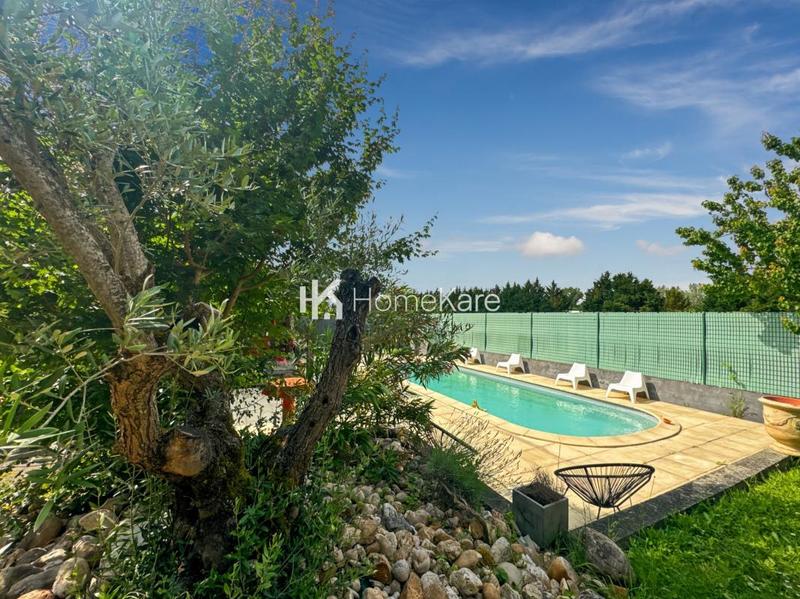 Villa - 250 m² - 8 pièces