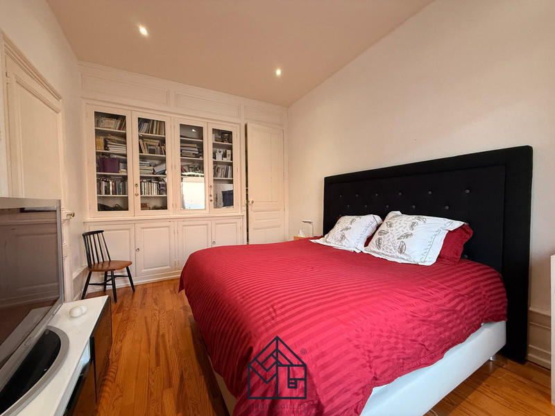 Maison - 361 m² - 10 pièces