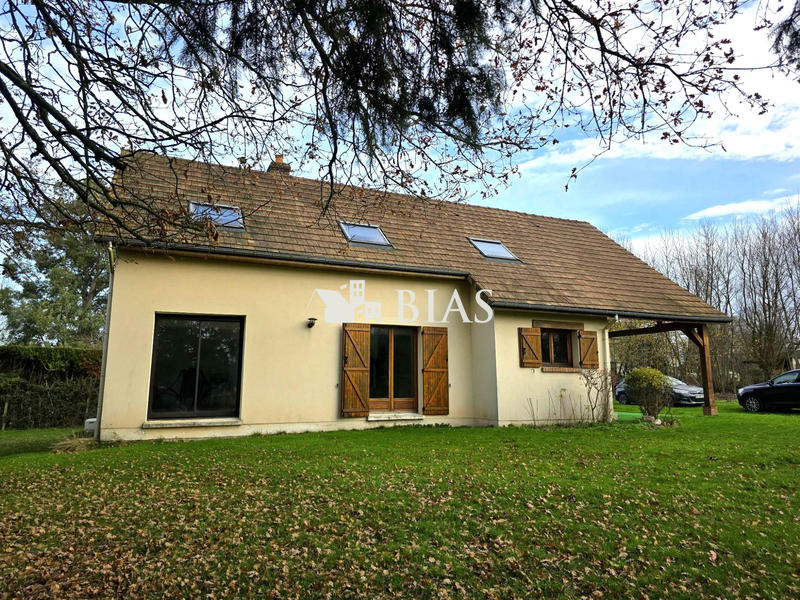 Maison traditionnelle - 131 m² - 6 pièces