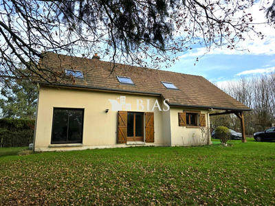 Maison traditionnelle - 131 m² - 6 pièces