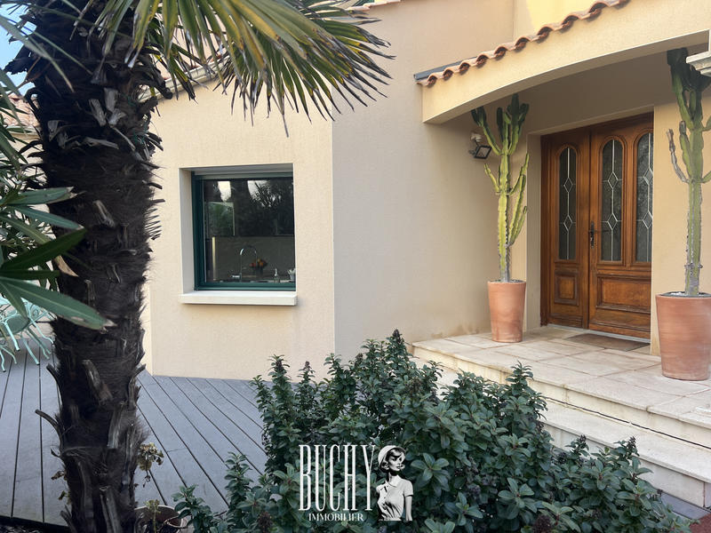 Maison - 202 m² - 7 pièces