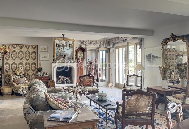 Propriété - 176 m² - 8 pièces