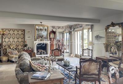 Propriété - 176 m² - 8 pièces