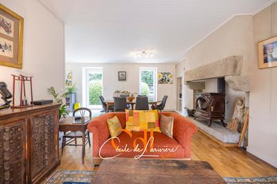 Maison - 223 m² - 8 pièces