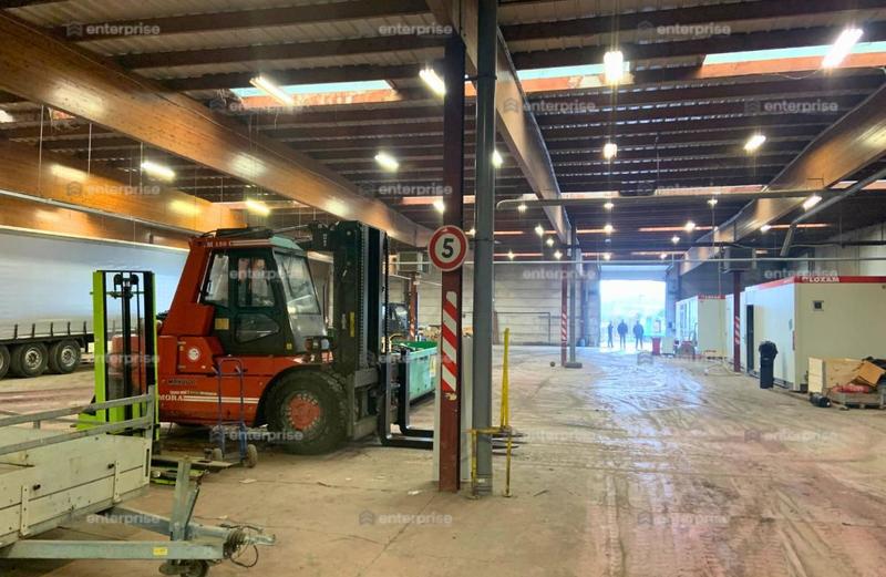 Local d'activité / Entrepôt - 3 232 m²