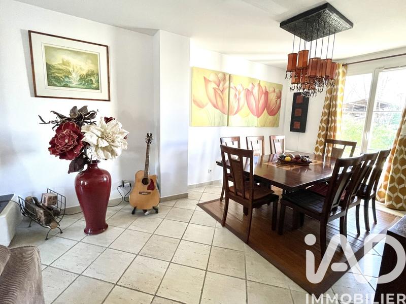 Maison - 238 m² - 9 pièces