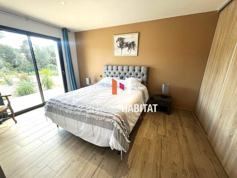 Villa - 167 m² - 10 pièces