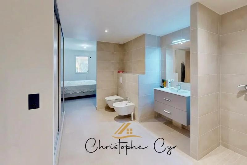 Appartement - 95 m² - 4 pièces