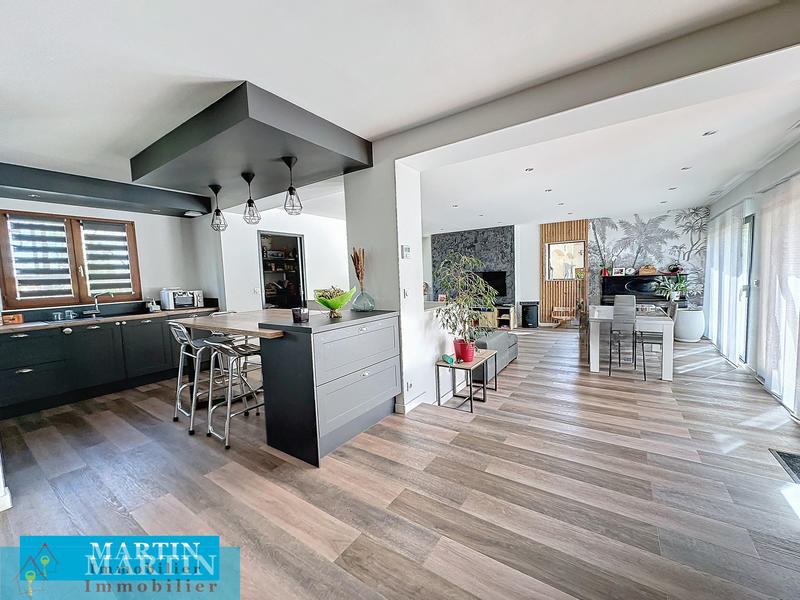 Villa - 182 m² - 6 pièces