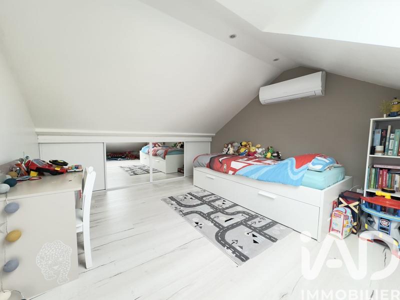 Maison - 95 m² - 5 pièces