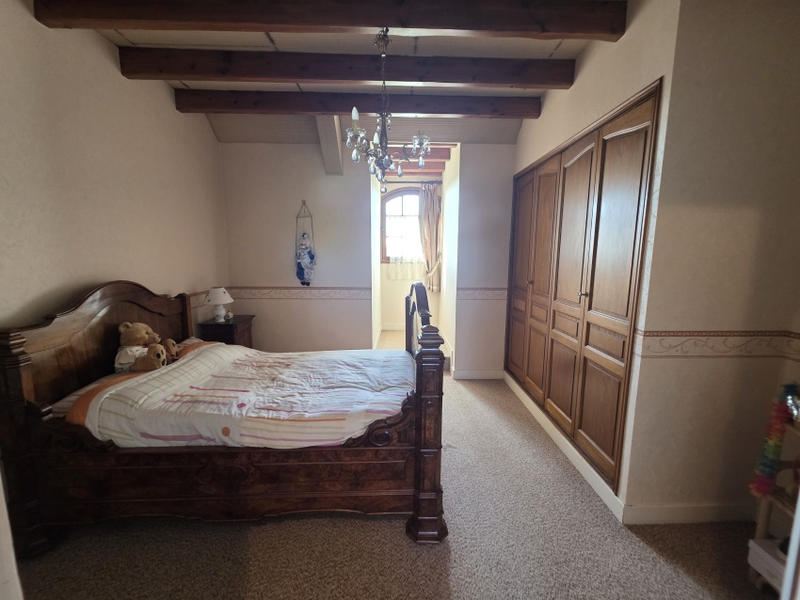 Maison - 254 m² - 8 pièces