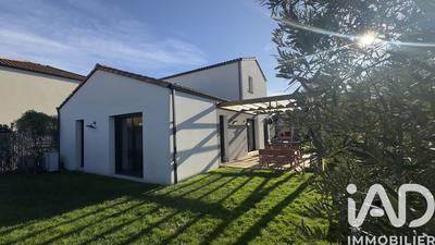 Maison - 104 m² - 4 pièces