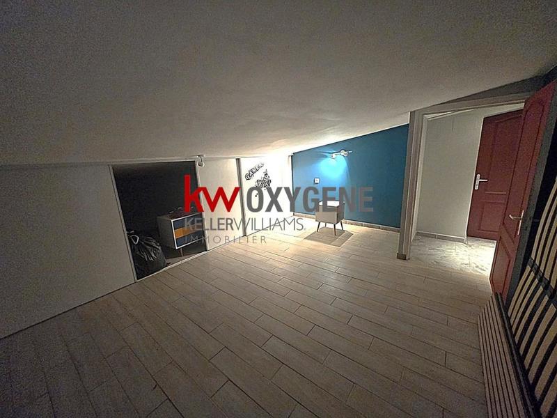 Maison - 215 m² - 9 pièces