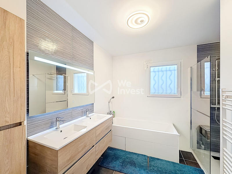 Maison - 102 m² - 4 pièces