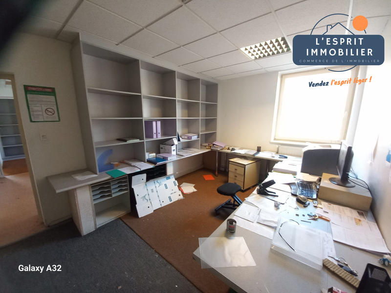 Bureau - 246 m² - 16 pièces