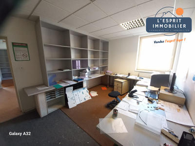 Bureau - 246 m² - 16 pièces
