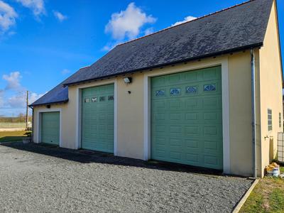 Maison - 276 m² - 8 pièces