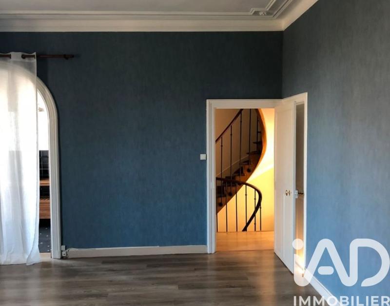 Maison - 240 m² - 5 pièces