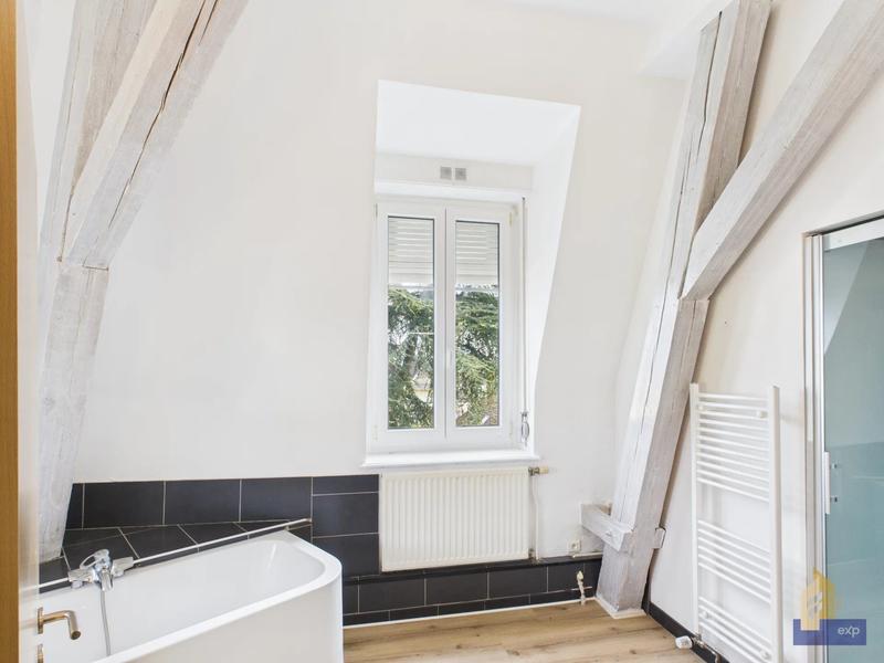 Maison - 443 m² - 17 pièces