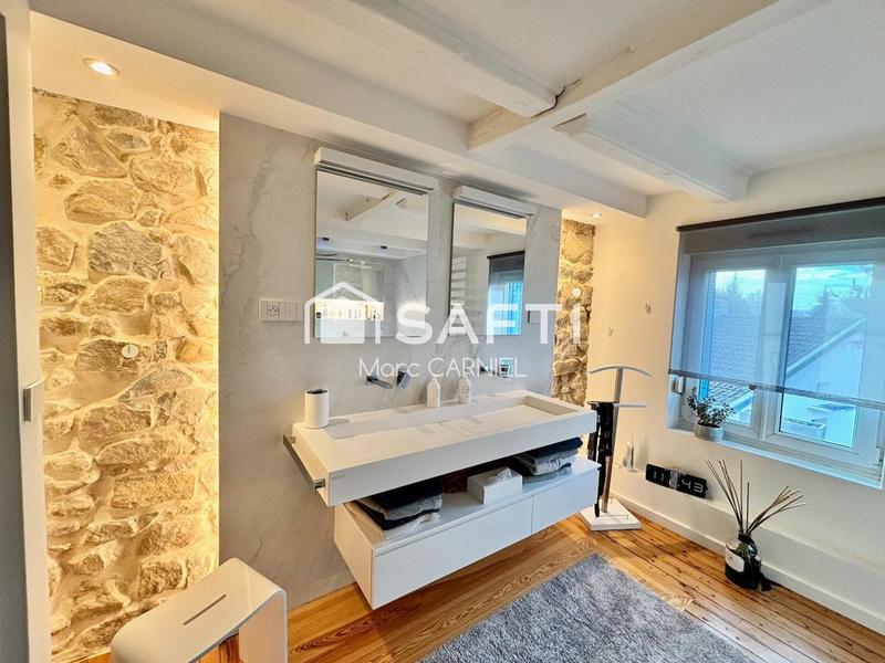 Maison - 335 m² - 11 pièces