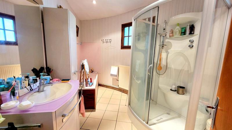 Demeure - 263 m² - 10 pièces