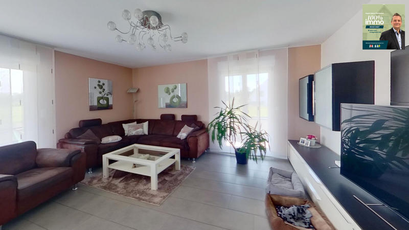 Maison - 260 m² - 6 pièces