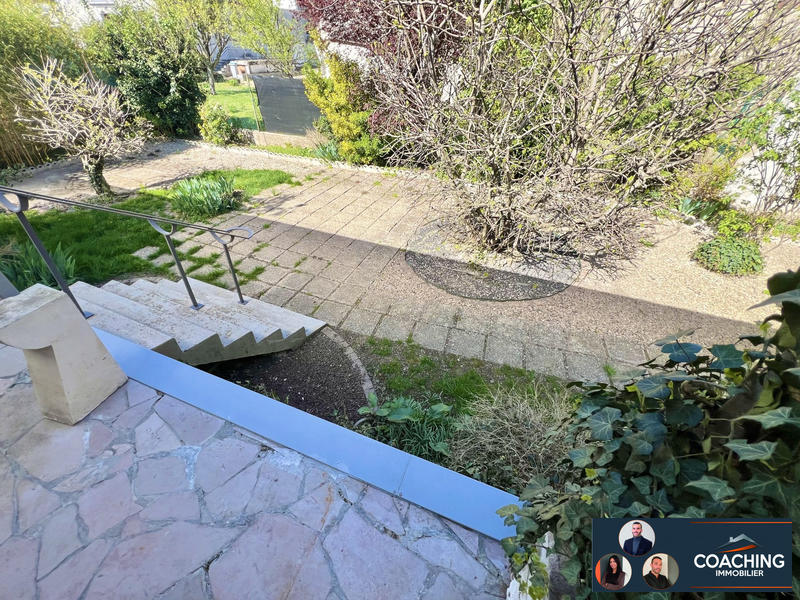 Maison - 210 m² - 10 pièces