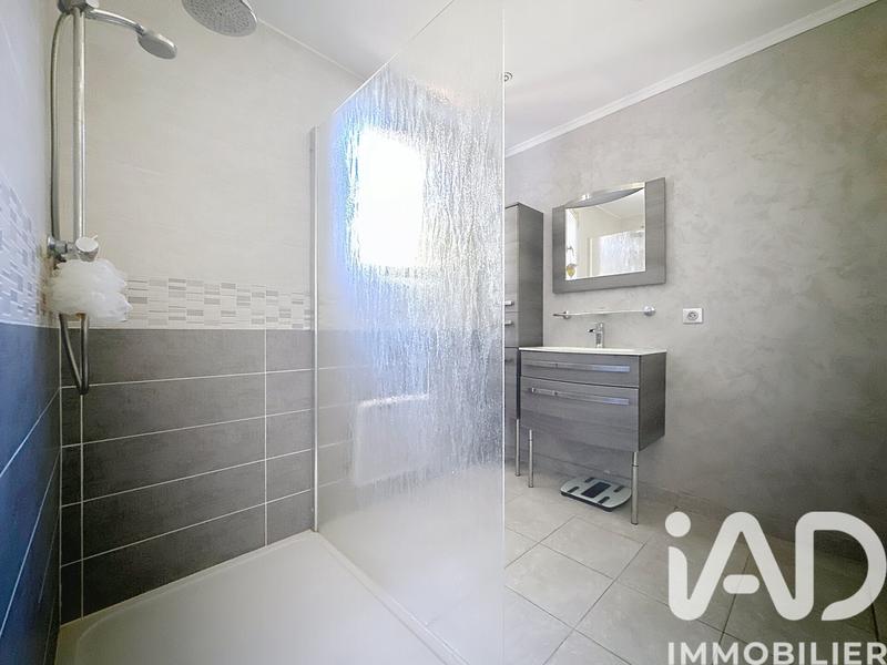 Maison - 184 m² - 9 pièces