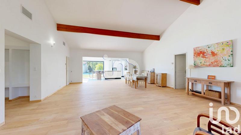 Maison - 220 m² - 7 pièces